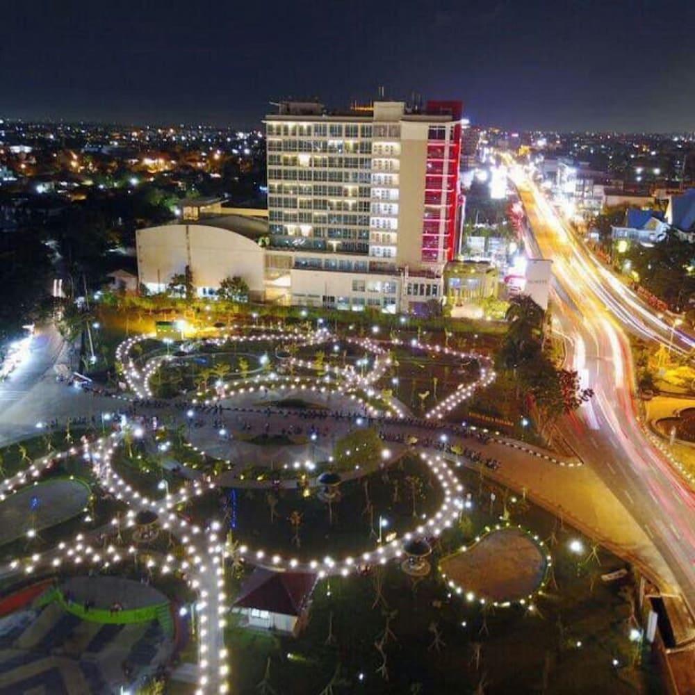 The Premiere Hotel Pekanbaru Dış mekan fotoğraf