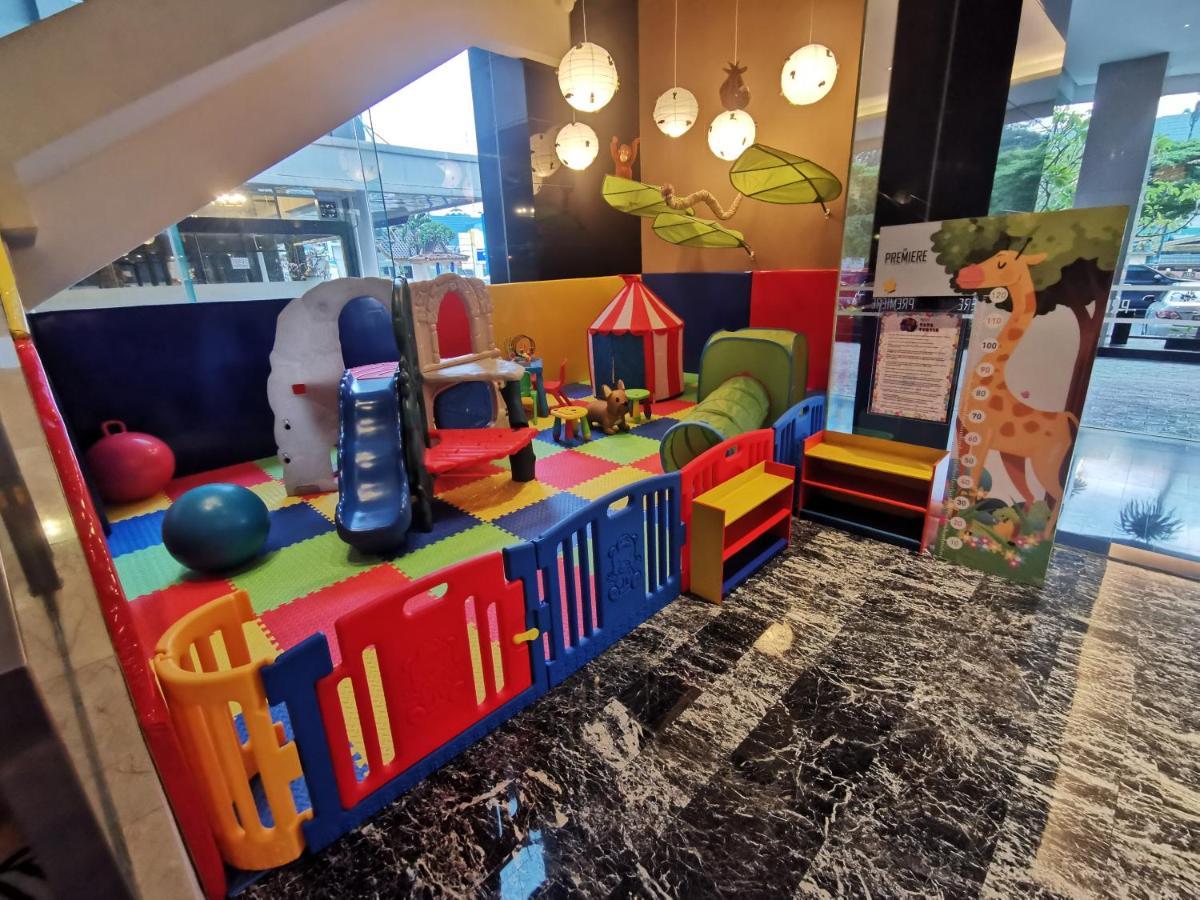 The Premiere Hotel Pekanbaru Dış mekan fotoğraf