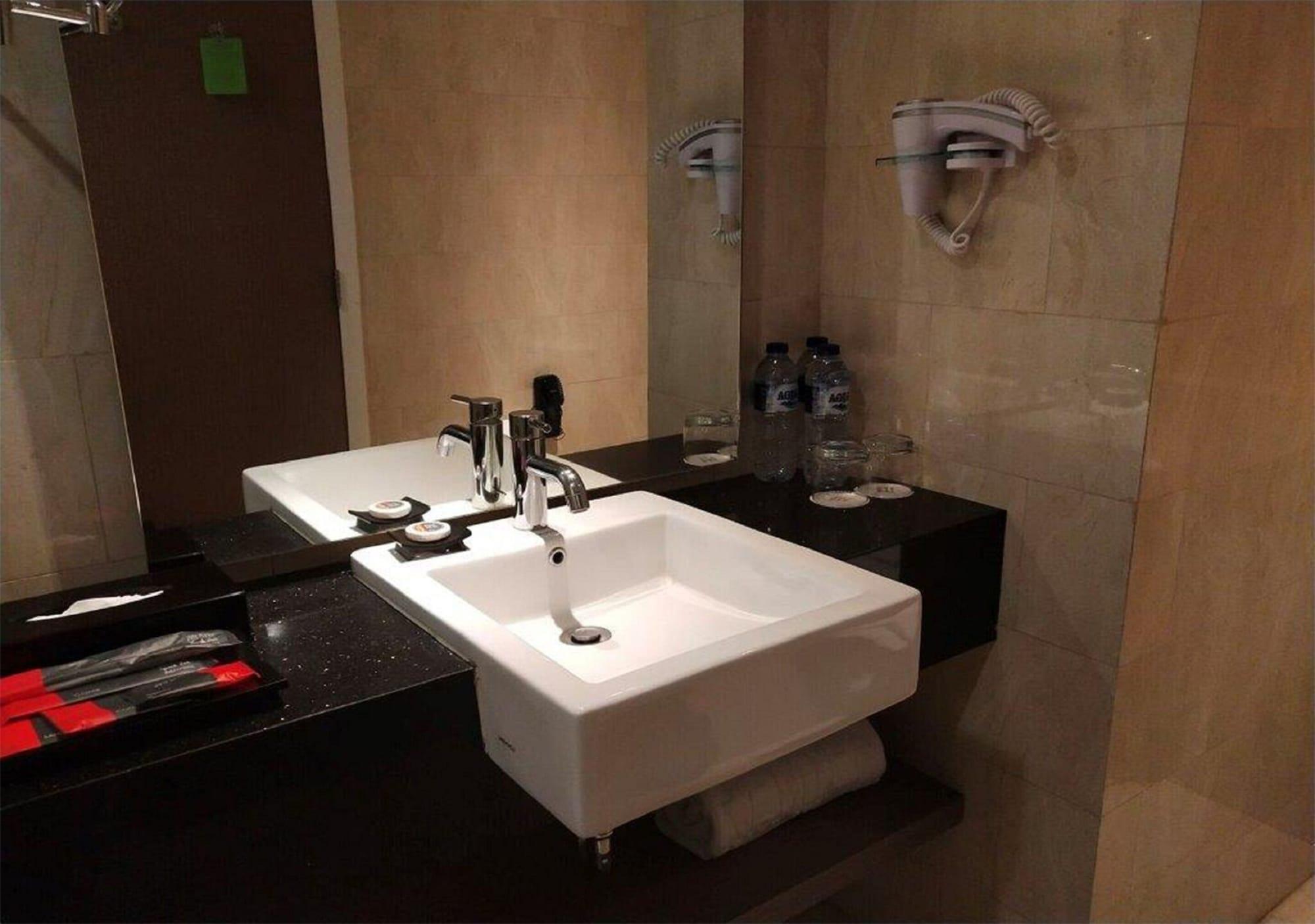 The Premiere Hotel Pekanbaru Dış mekan fotoğraf