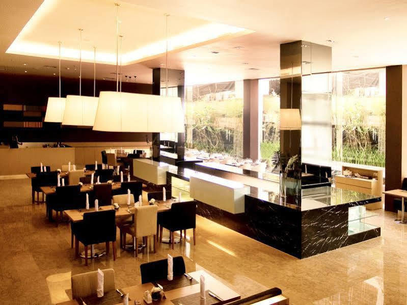 The Premiere Hotel Pekanbaru Dış mekan fotoğraf