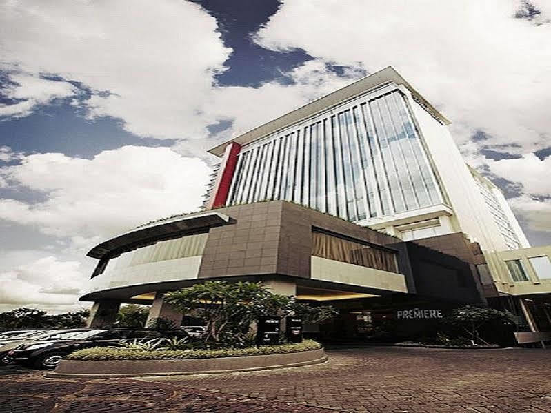 The Premiere Hotel Pekanbaru Dış mekan fotoğraf